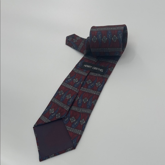 Henry Grethel Red and Blue Patterned Tie 100% italian silk - Picture 4 of 5
